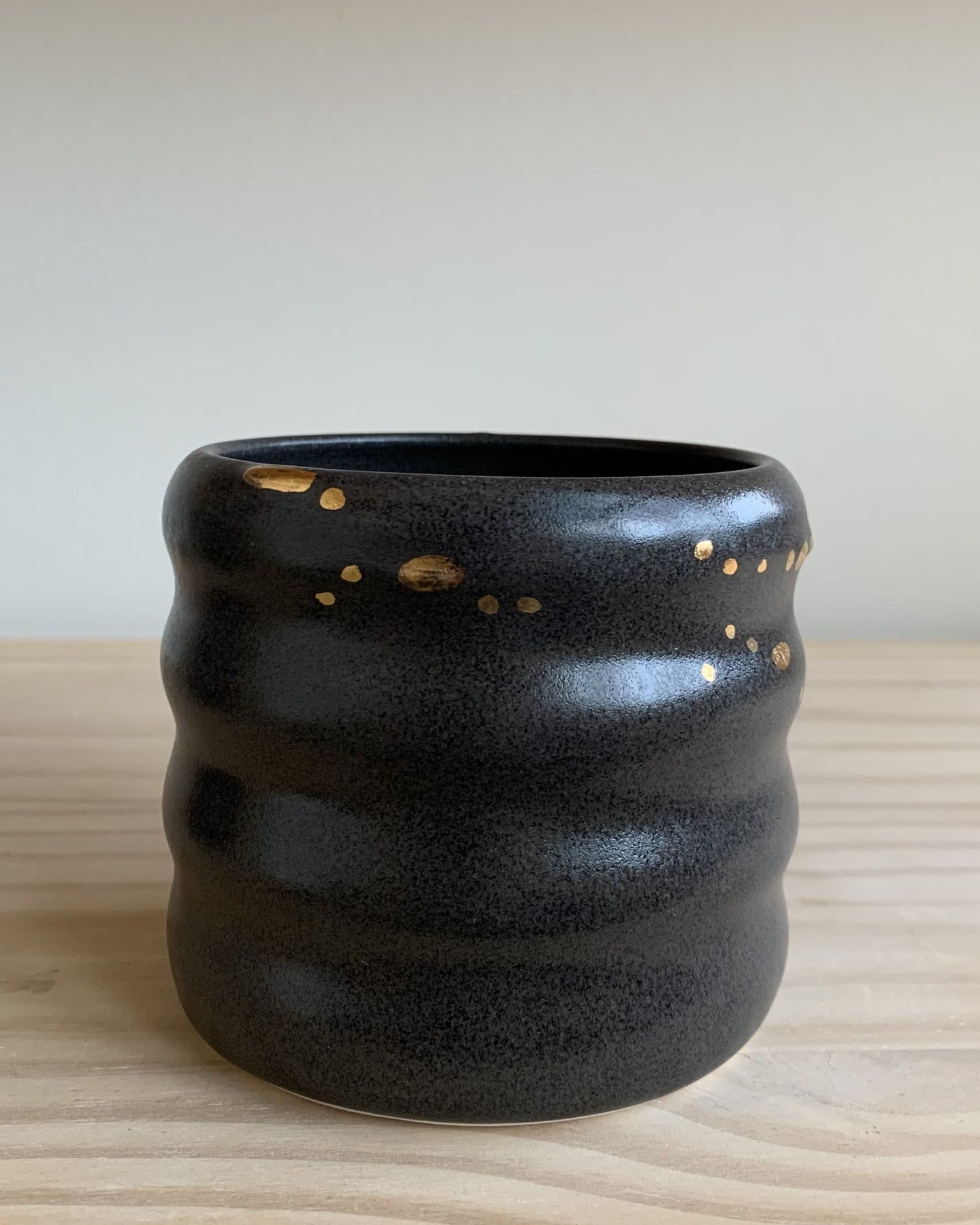 Black Wavy Cups with Yellow or White Gold