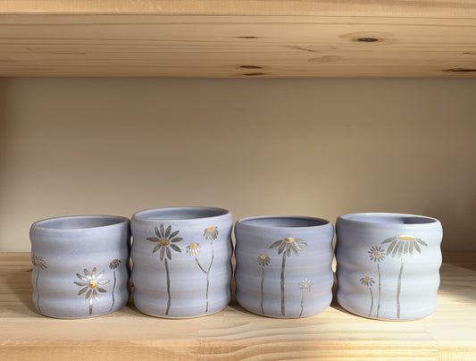 Lavender Daisy Wavy Cup Set